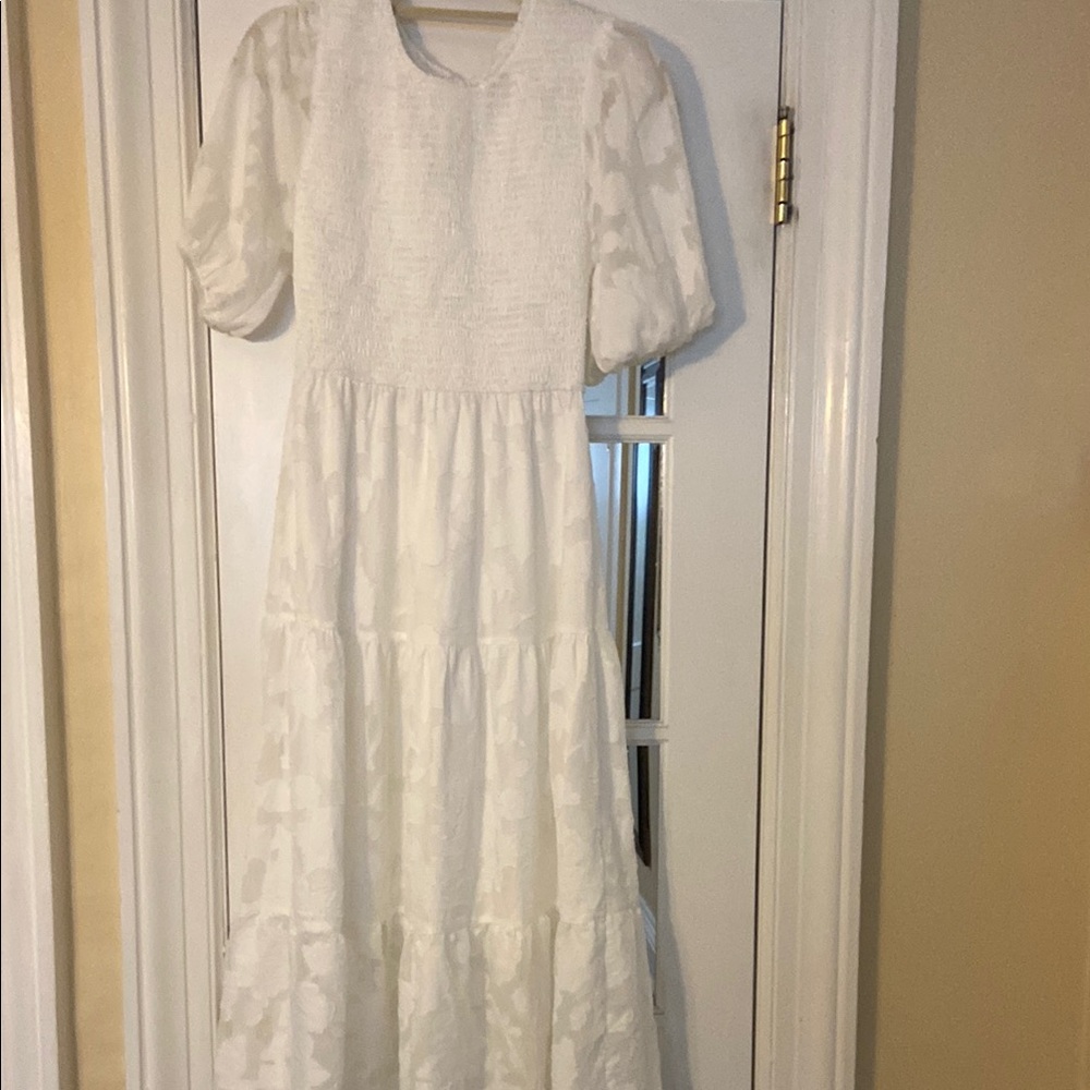 Elegant White Puff Sleeve Dress
